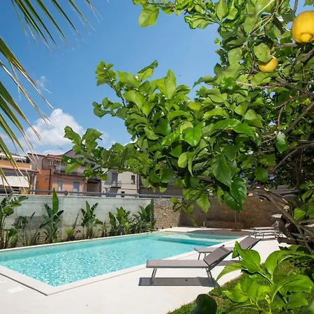 Rosa Lejlighedshotel