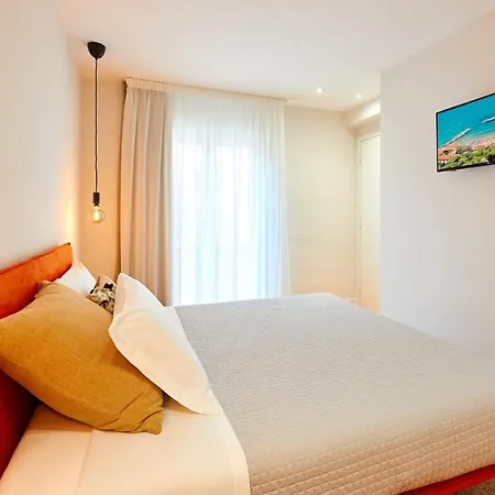 Rosa Santa Maria di Castellabate